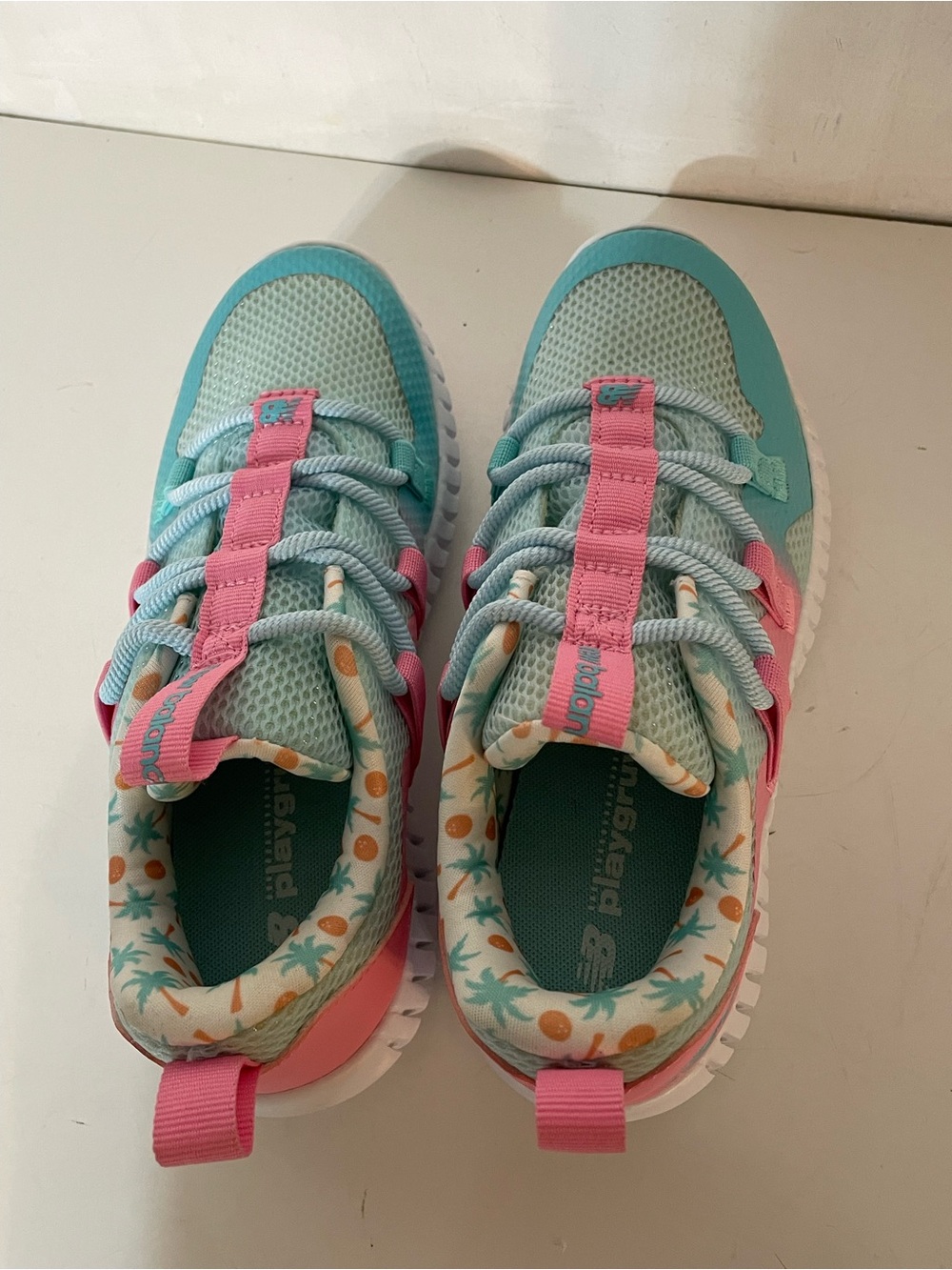New Balance Sneakers for Girls - Picture 5 of 8